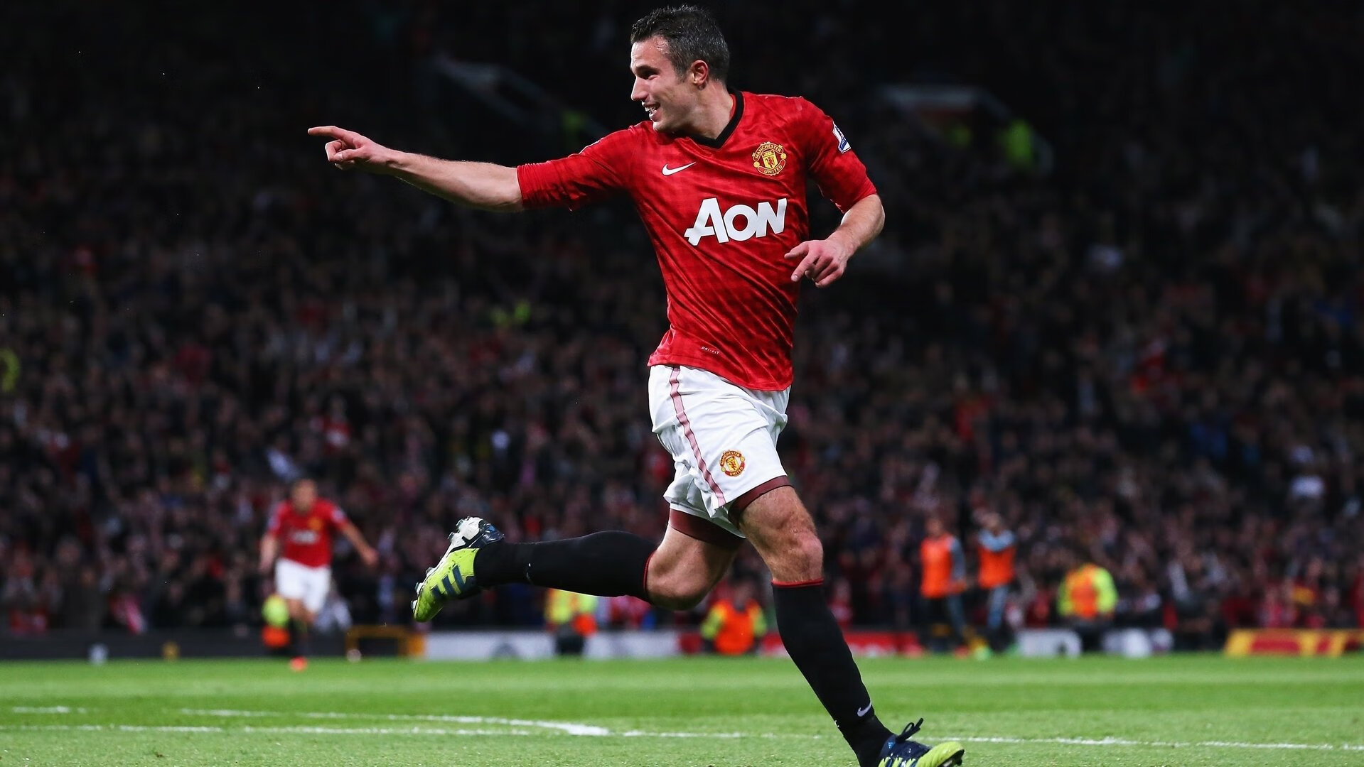 英格兰前锋拉什福德：意甲联赛逆袭，足球世界里的励志传奇